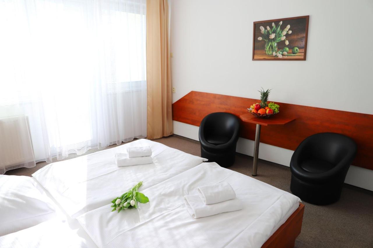Hotel Rezident Turčianske Teplice Exterior foto